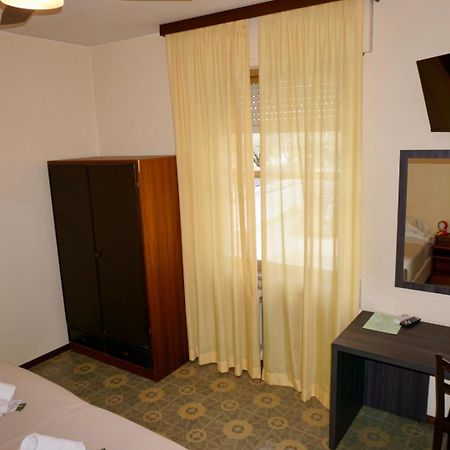 Hotel Diana Riva del Garda Esterno foto