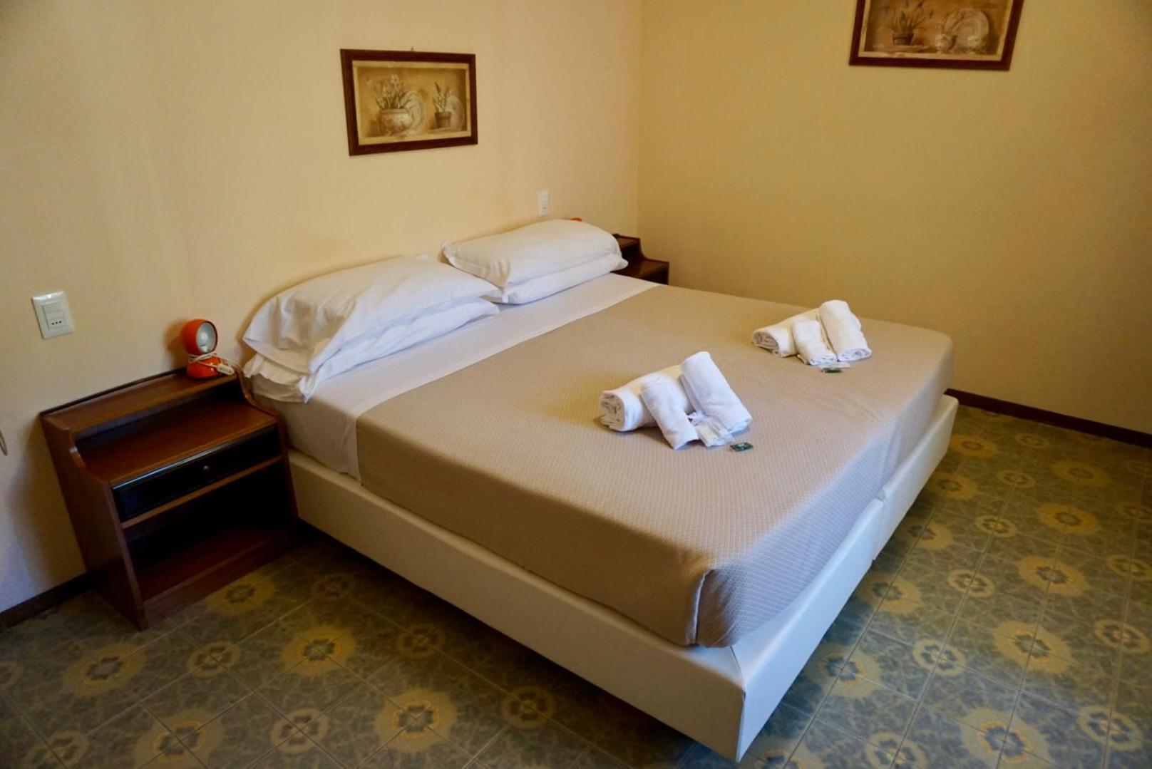 Hotel Diana Riva del Garda Esterno foto