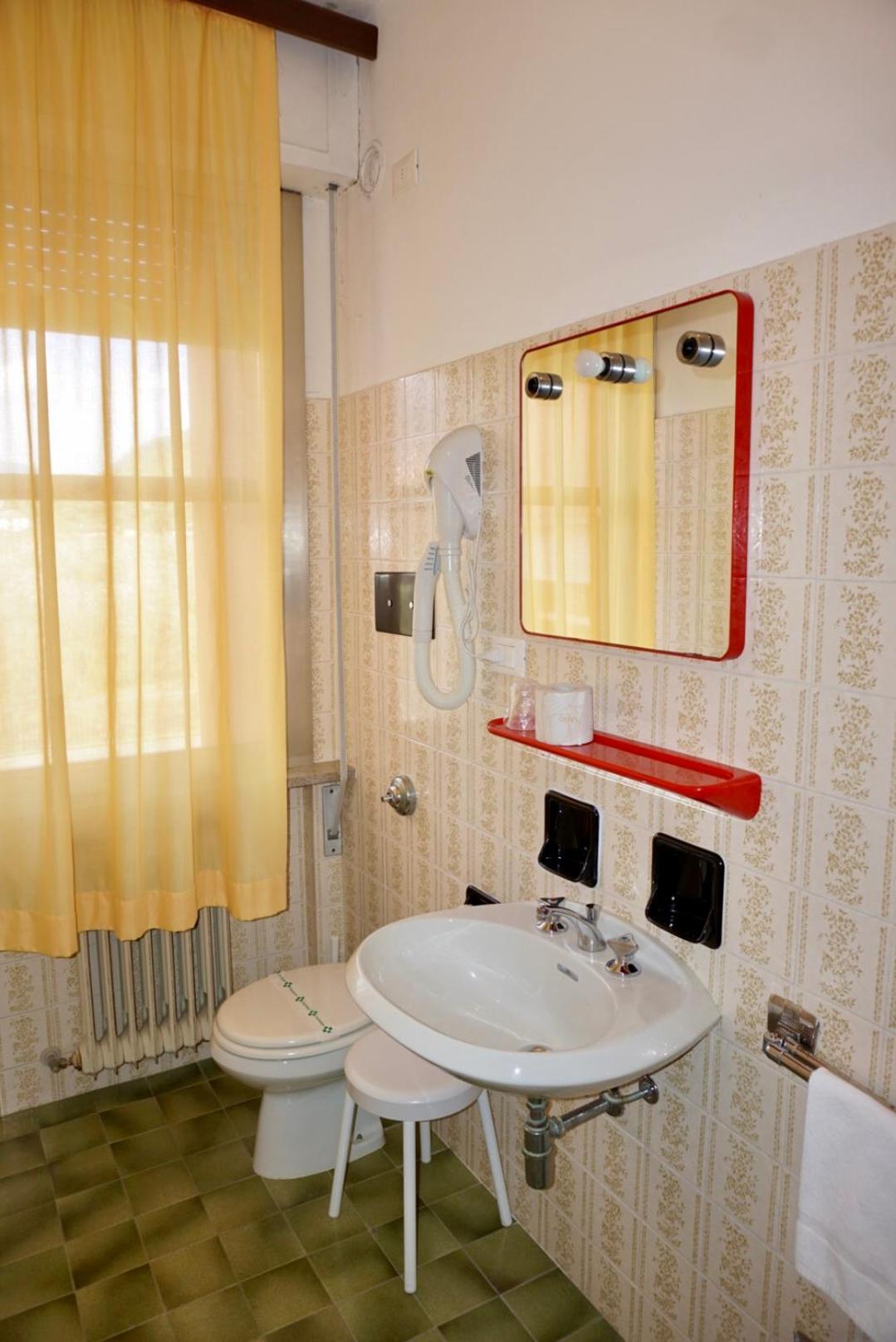 Hotel Diana Riva del Garda Esterno foto