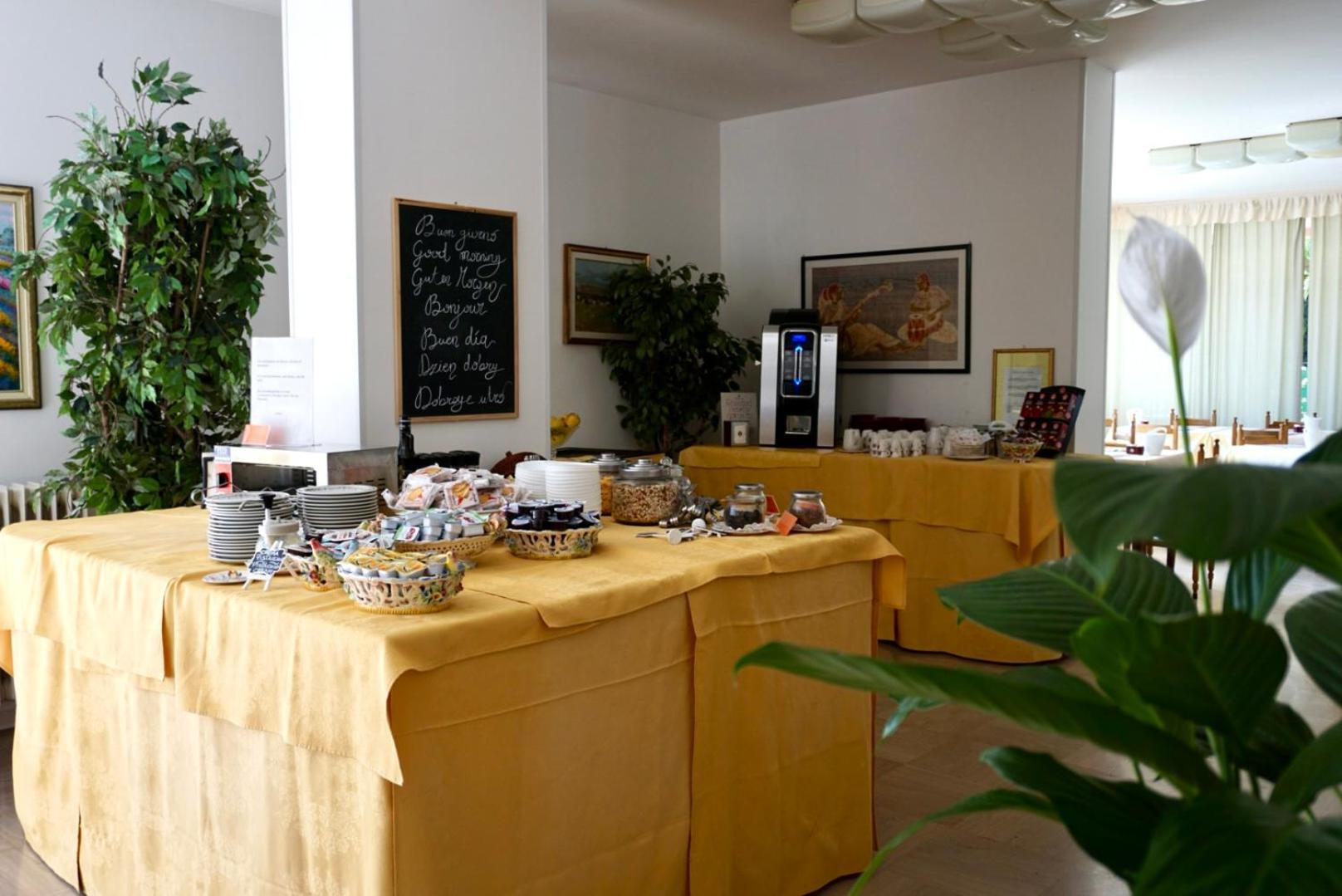 Hotel Diana Riva del Garda Esterno foto