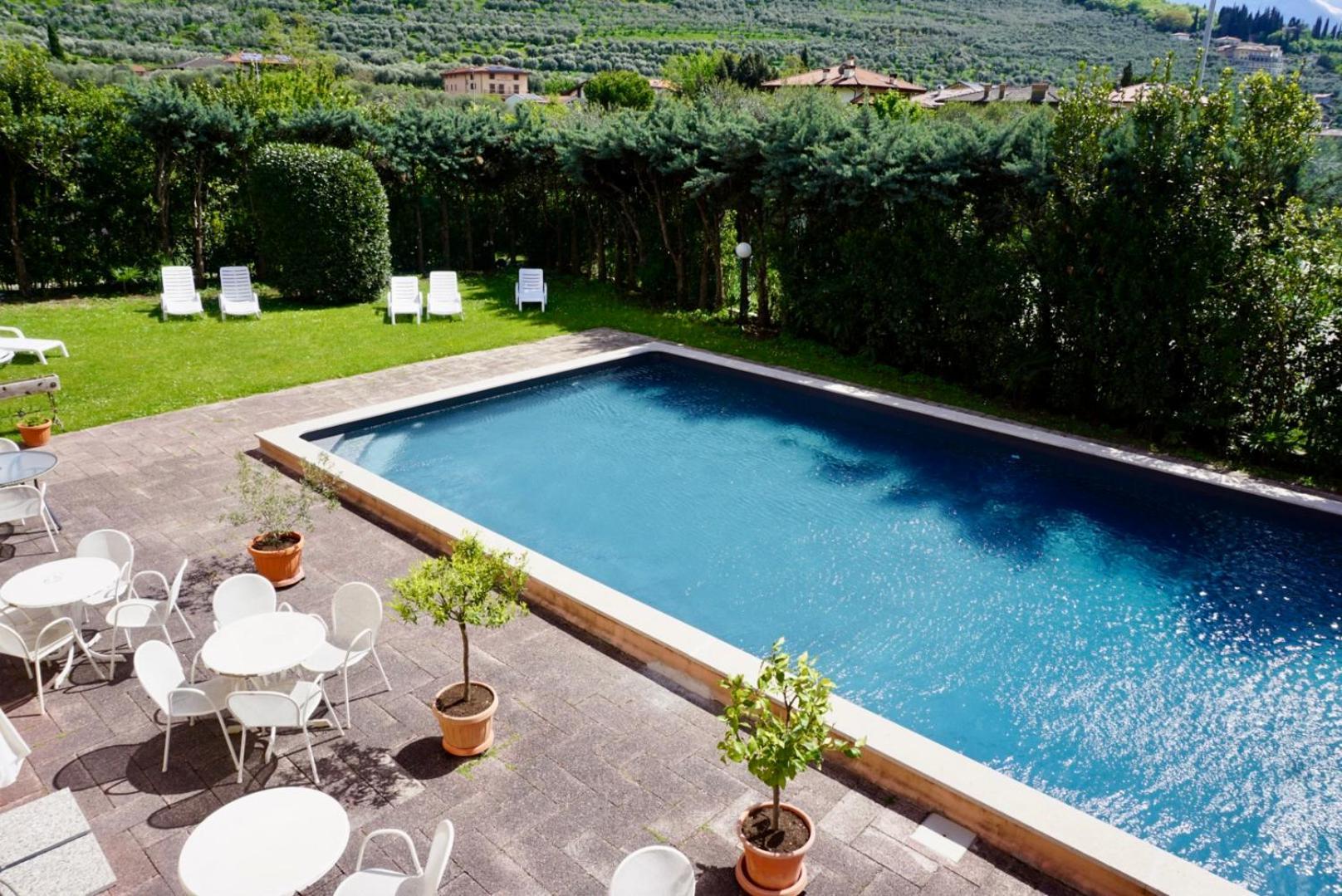 Hotel Diana Riva del Garda Esterno foto