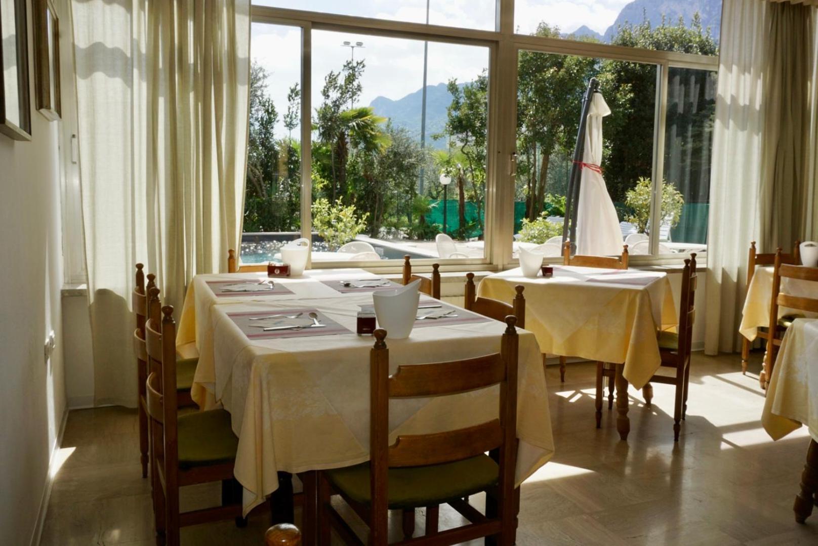 Hotel Diana Riva del Garda Esterno foto