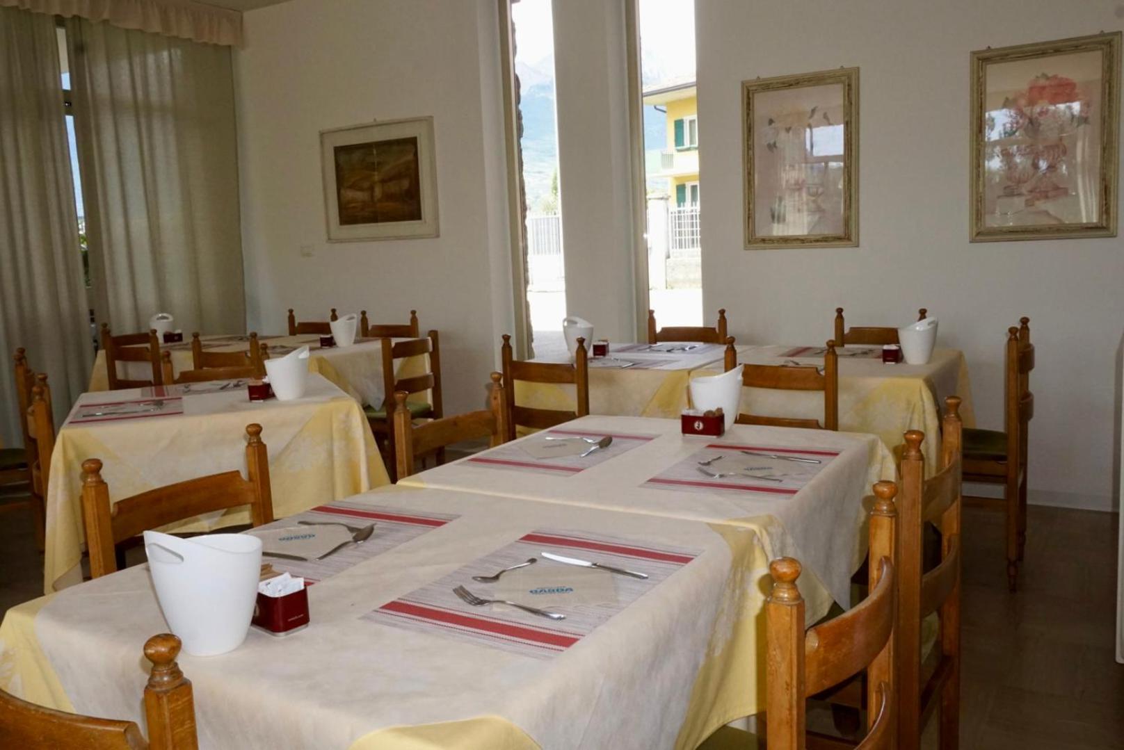Hotel Diana Riva del Garda Esterno foto