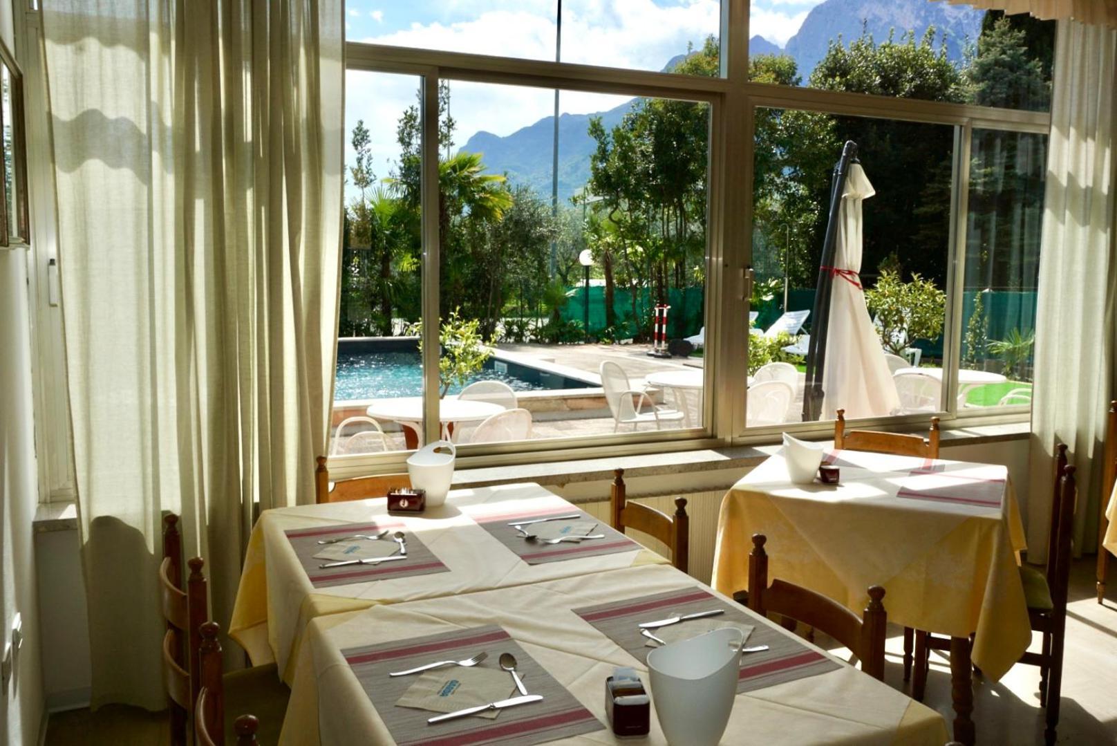 Hotel Diana Riva del Garda Esterno foto