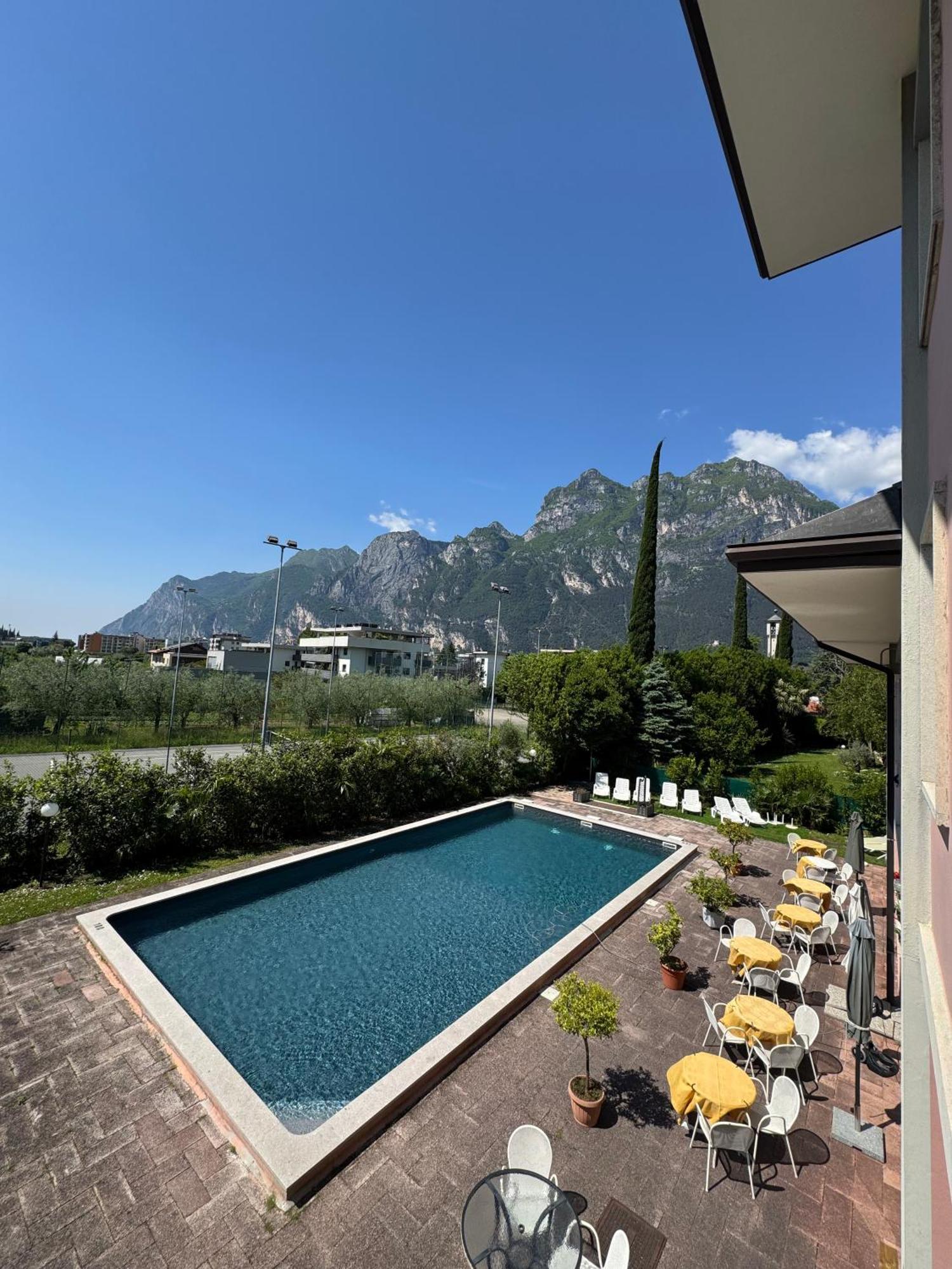 Hotel Diana Riva del Garda Esterno foto