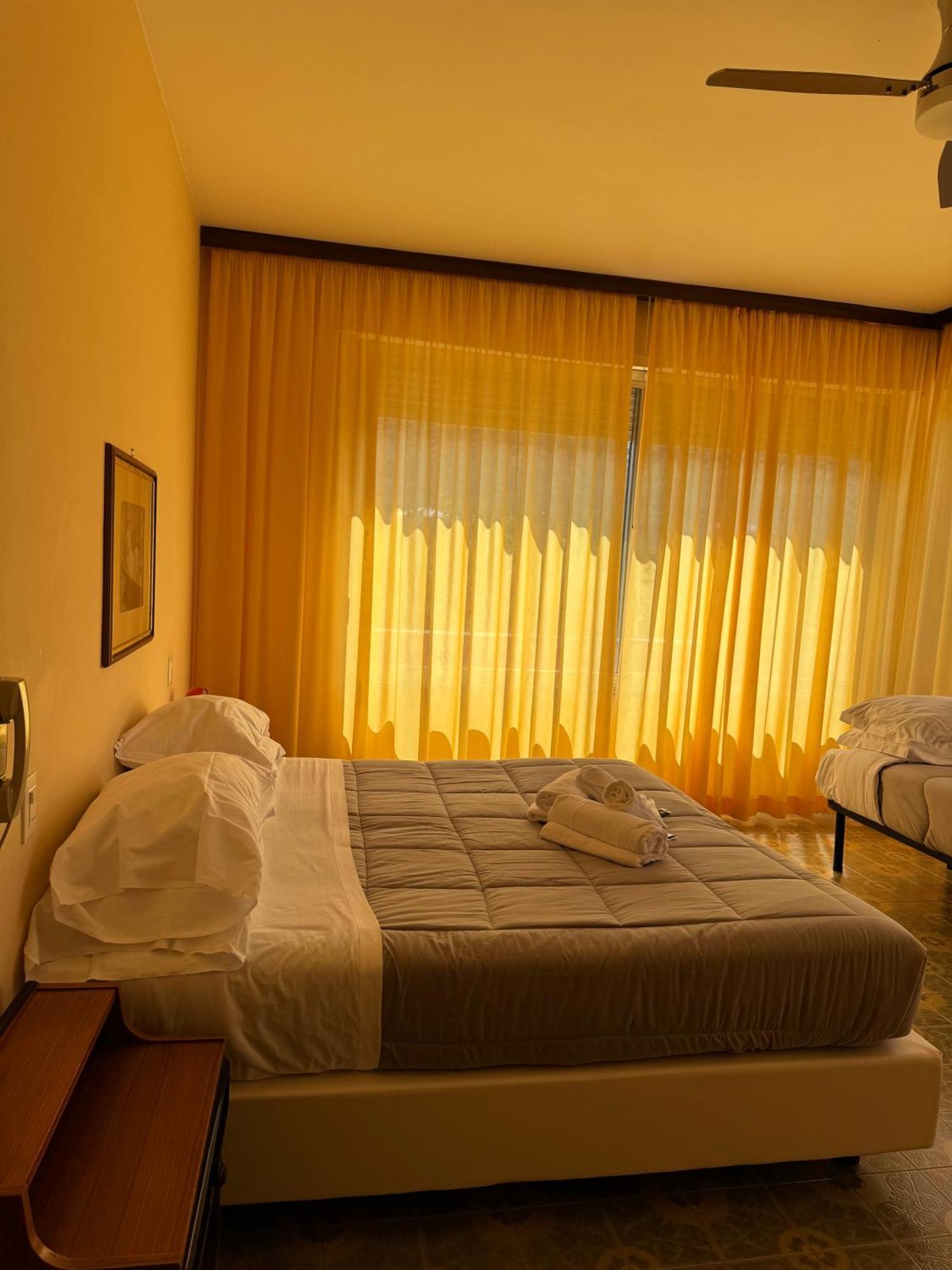 Hotel Diana Riva del Garda Esterno foto